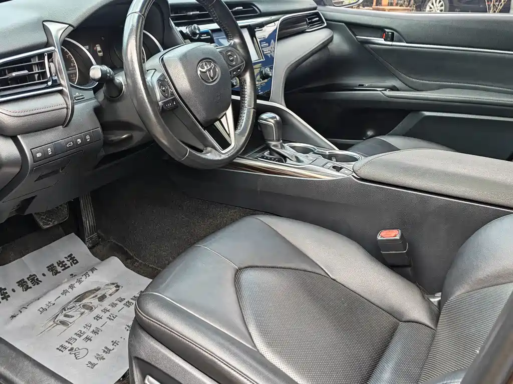 Toyota Camry — миниатюра 17