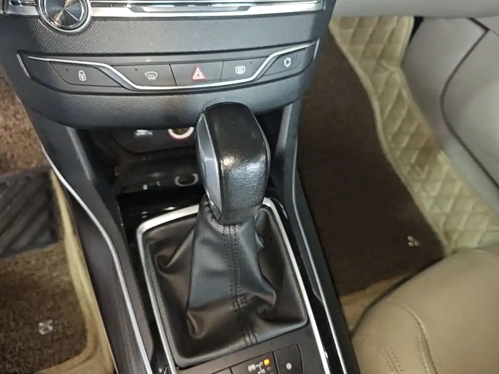 Peugeot 408 — миниатюра 14