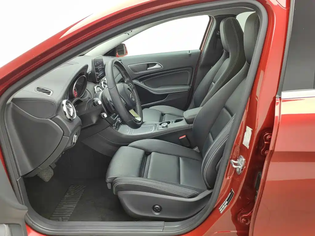 Mercedes-Benz GLA — миниатюра 10