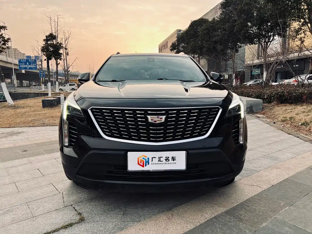 CADILLAC XT4