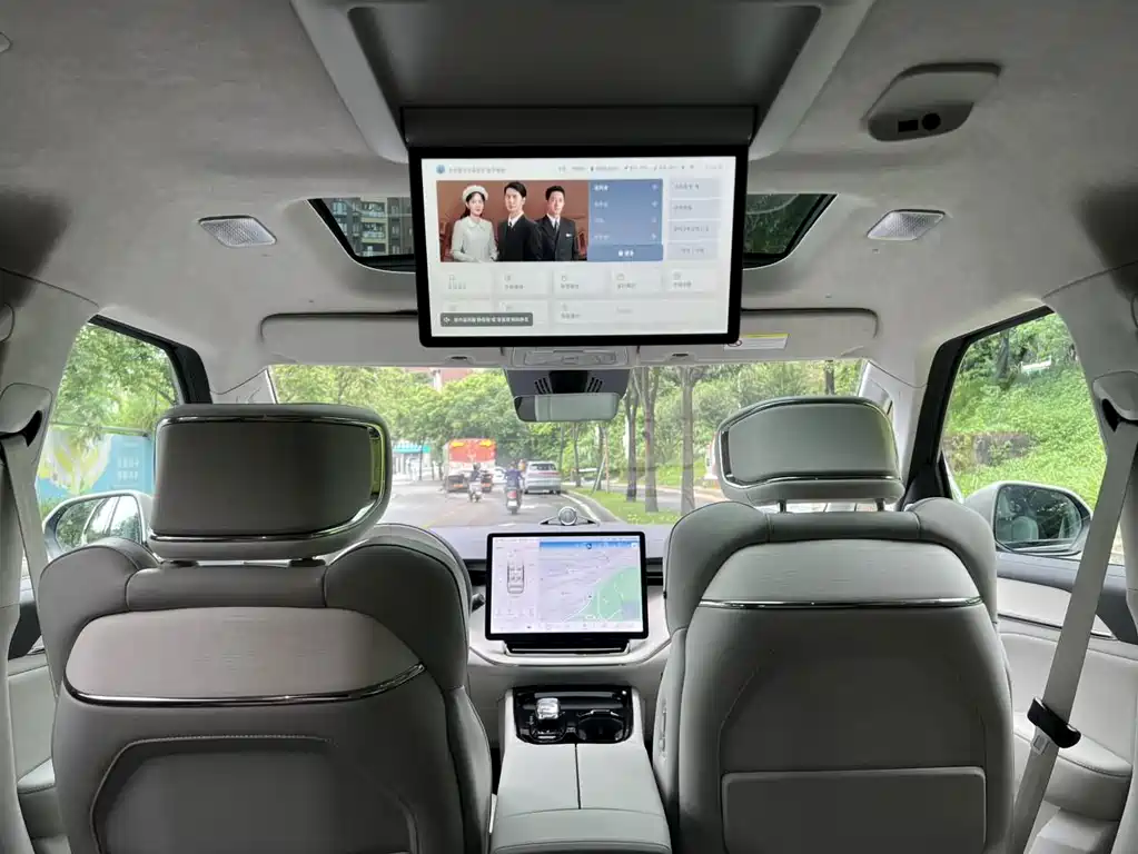 Volvo EM90 — миниатюра 10