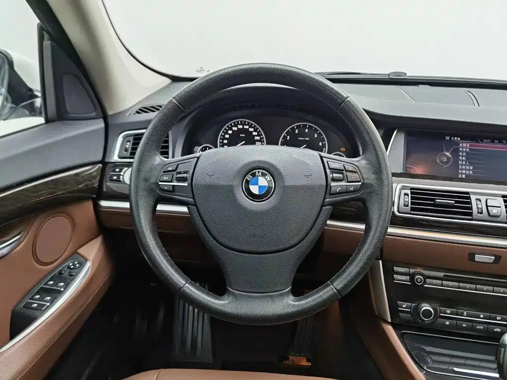 BMW 5 Series GT — миниатюра 11