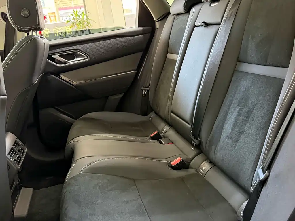 Land Rover Velar — миниатюра 8