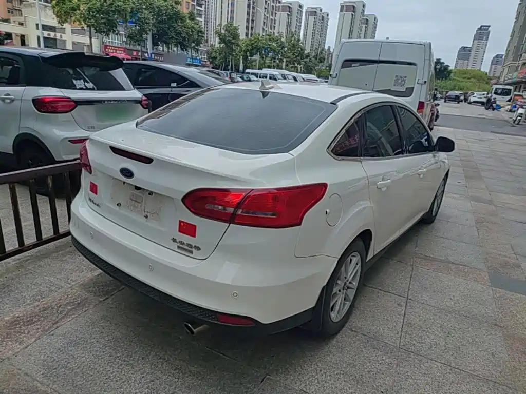 Ford Focus — миниатюра 7