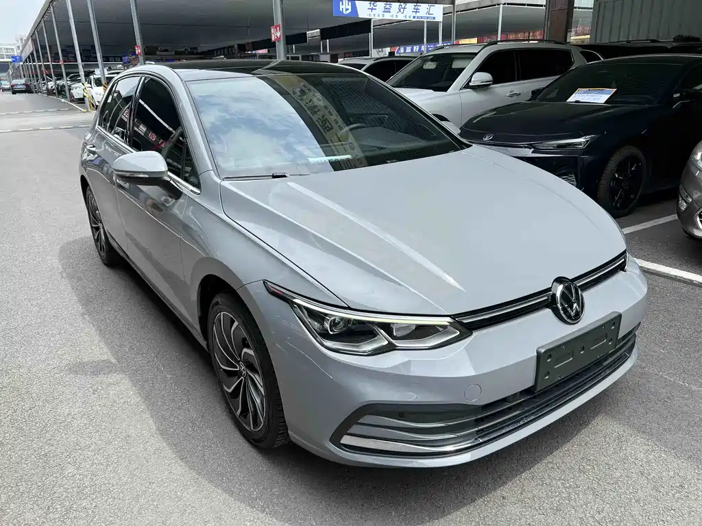 Volkswagen Golf 2025
