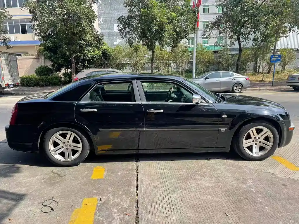 Chrysler 300C — миниатюра 4