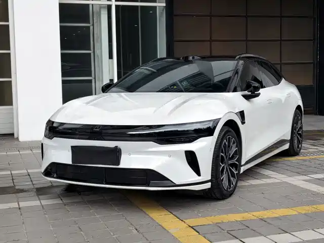 2025 Zeekr 007