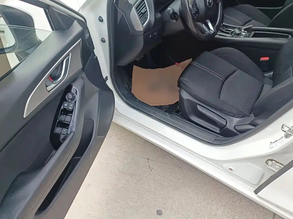 Mazda 3 Axela — миниатюра 16