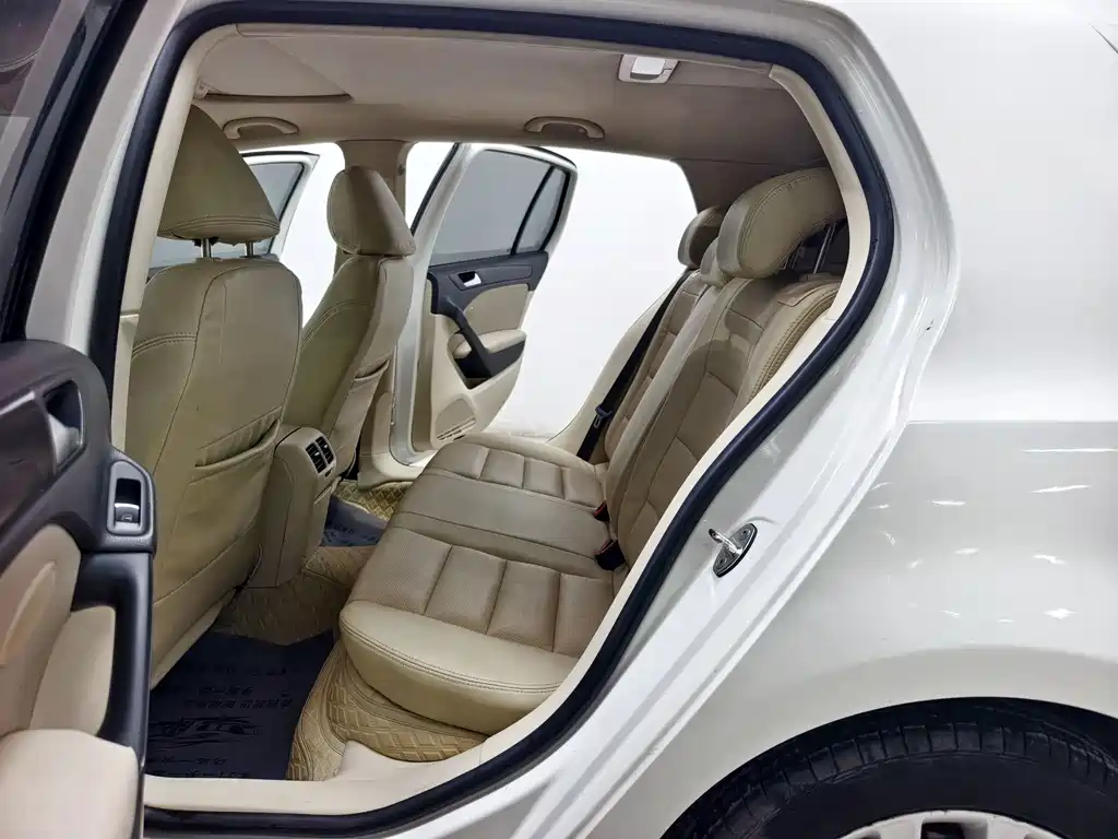 Volkswagen Golf — миниатюра 13