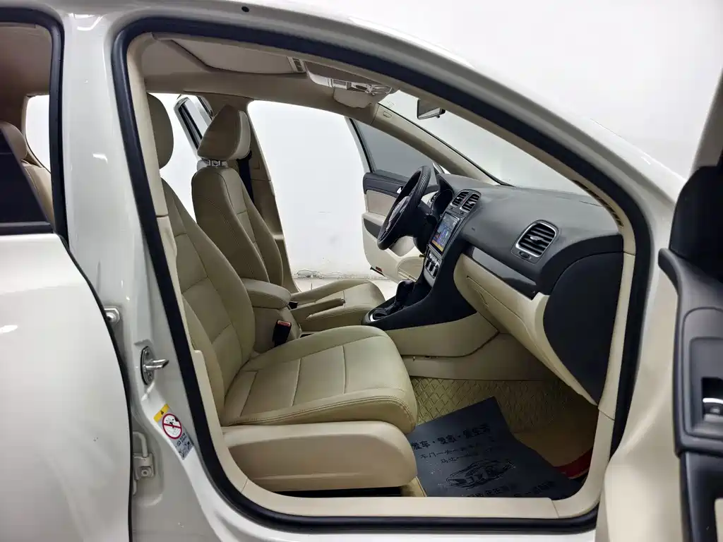 Volkswagen Golf — миниатюра 14