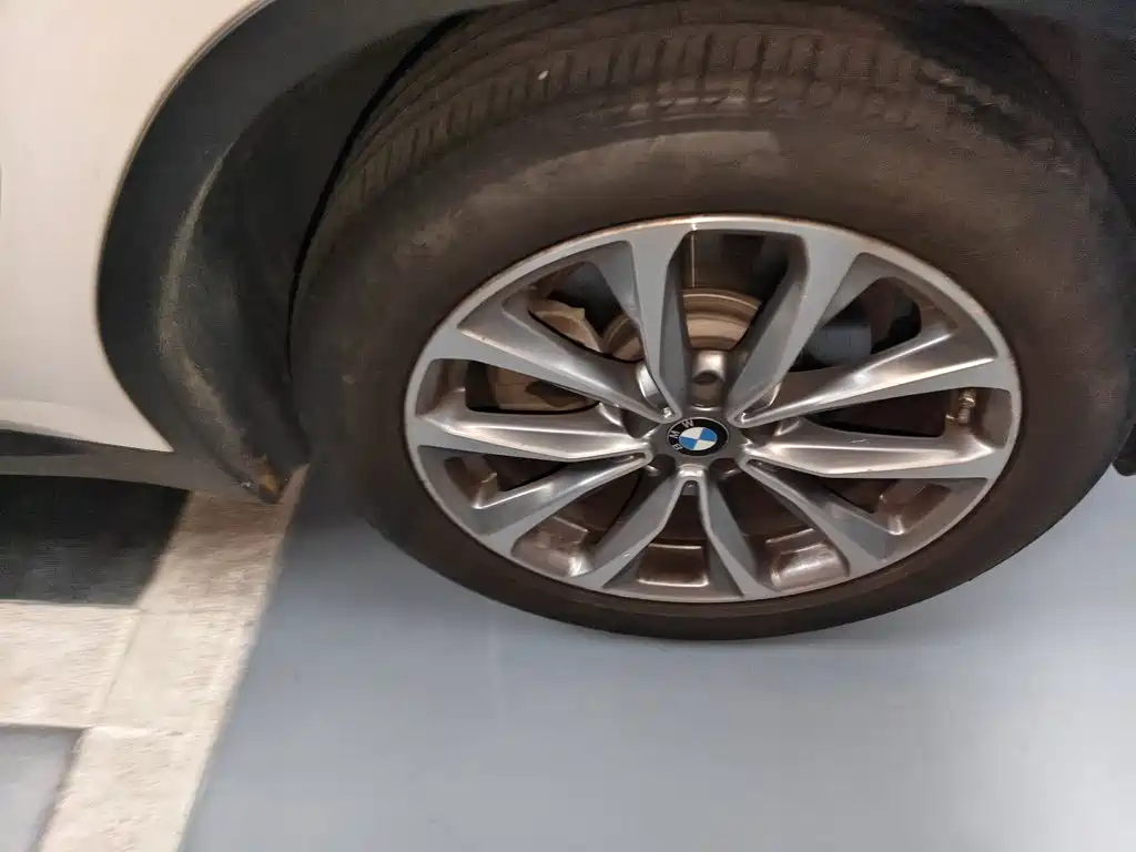 BMW X3 — миниатюра 9