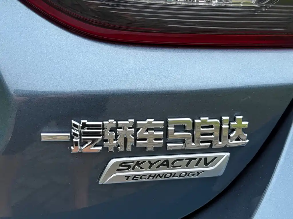 Mazda Atenza — миниатюра 8