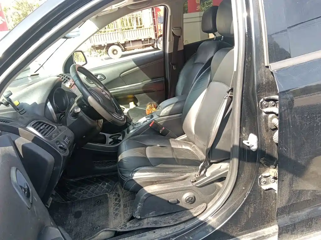 Dodge Journey — миниатюра 11
