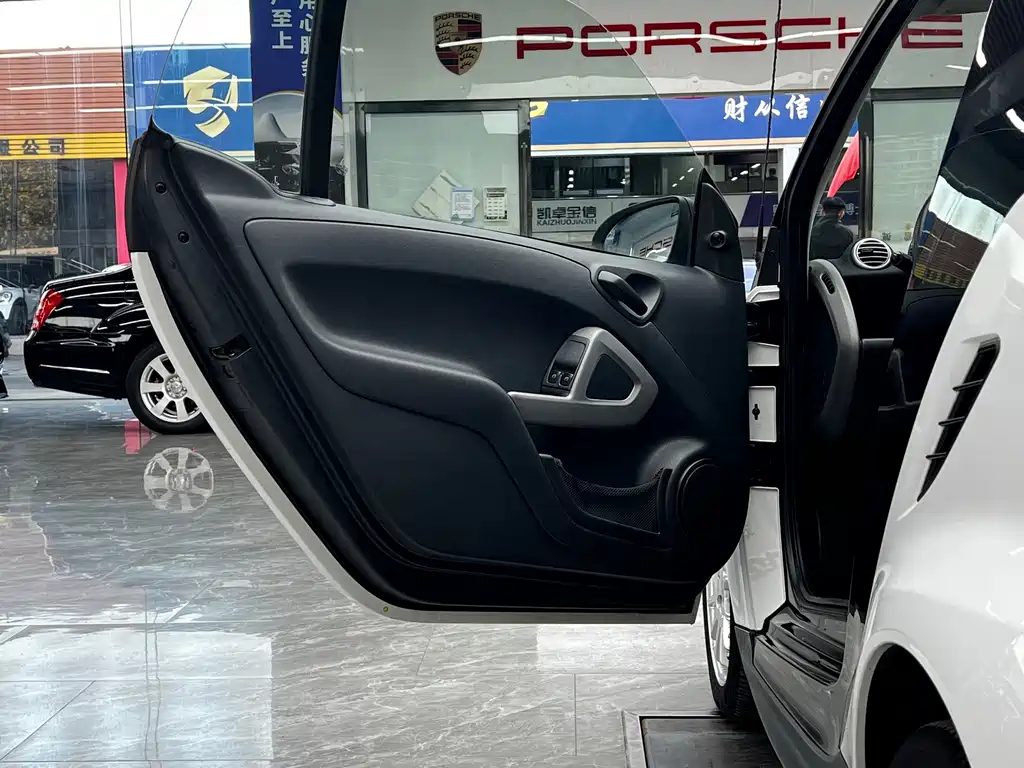 smart Smart Fortwo — миниатюра 11