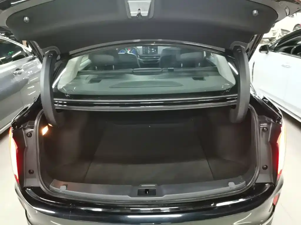 Hongqi Hongqi E-QM5 — миниатюра 19