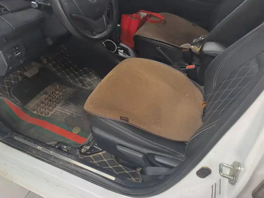Toyota Yaris L — миниатюра 9