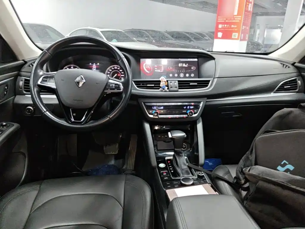 Borgward BX7 — миниатюра 10