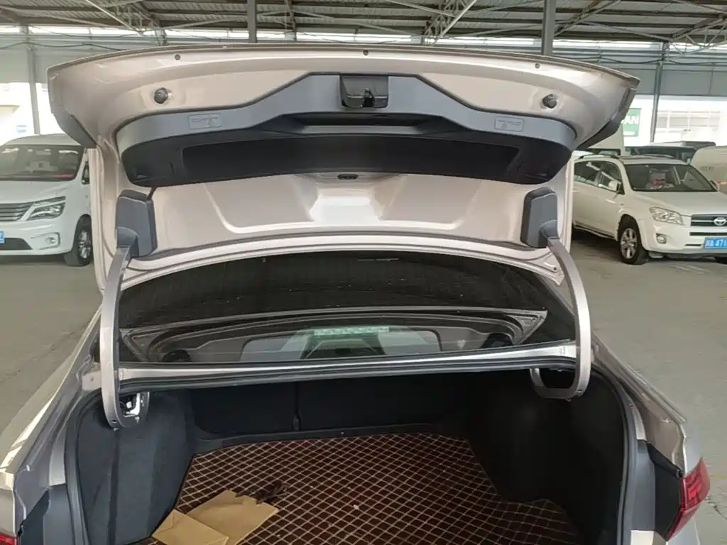 Volkswagen Sagitar — миниатюра 19