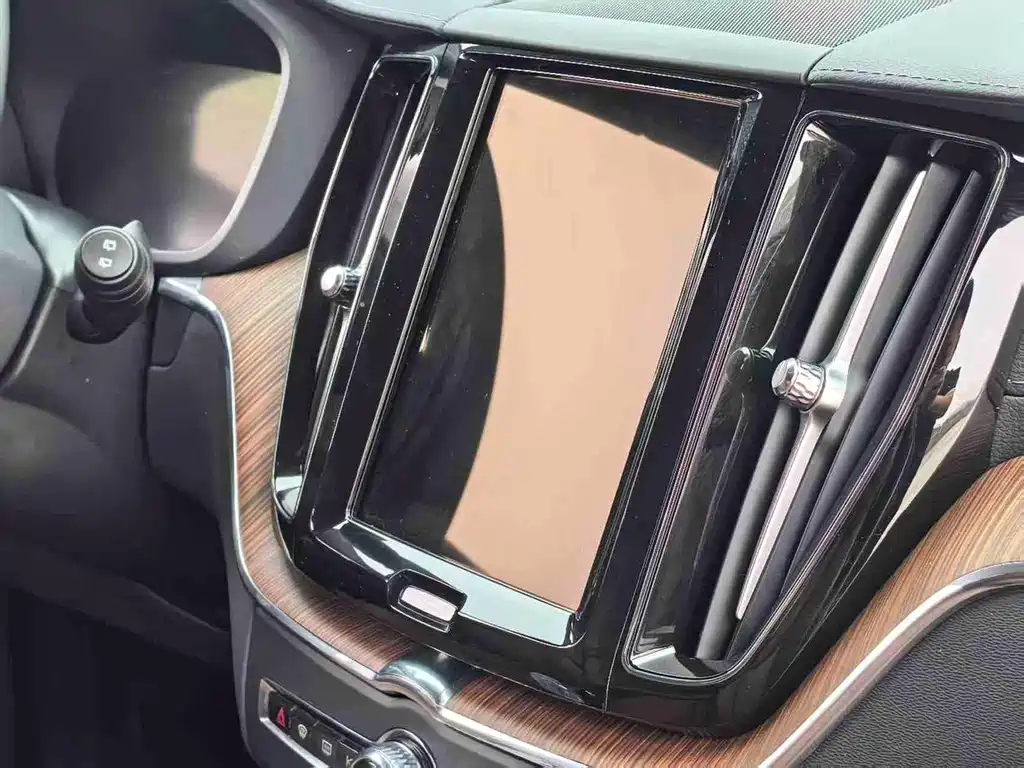 Volvo XC60 — миниатюра 16
