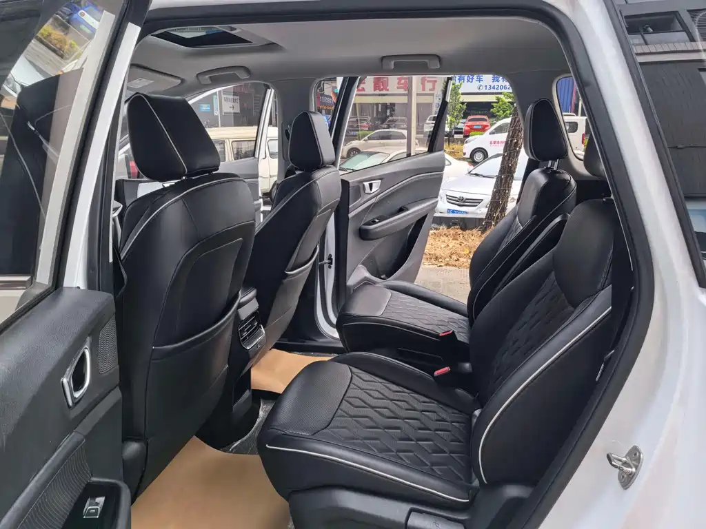 Wuling Jiachen — миниатюра 11