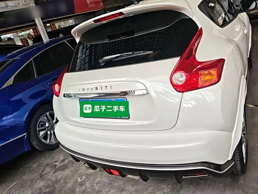 Infiniti ESQ — миниатюра 6