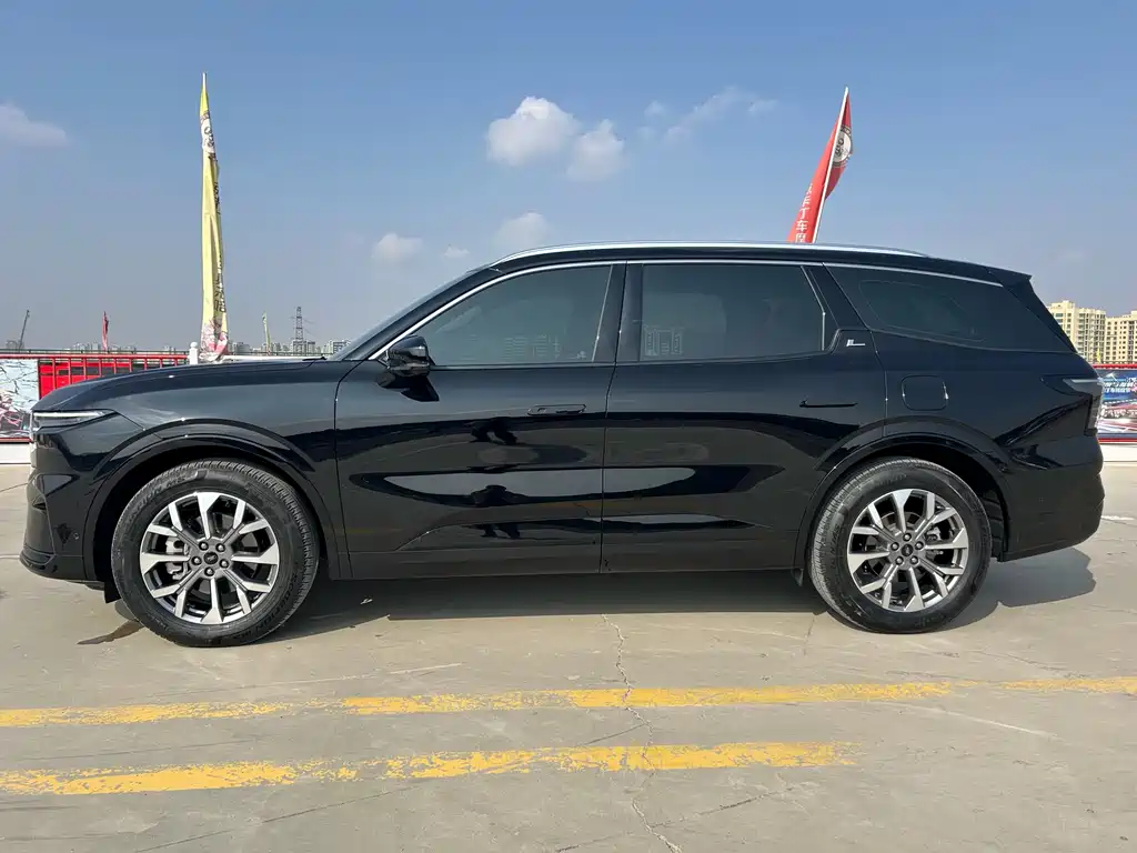 Ford Edge 2023 L 2.0T EcoBoost мест