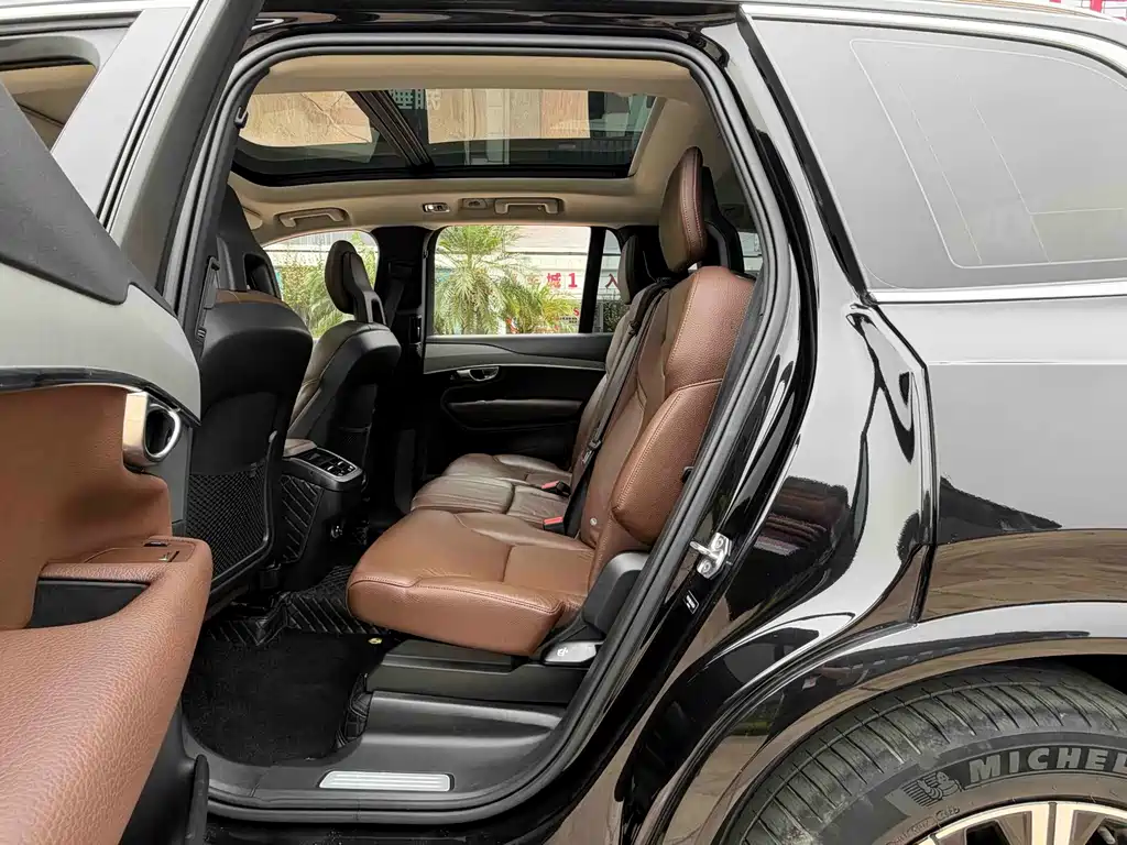 Volvo XC90 — миниатюра 9