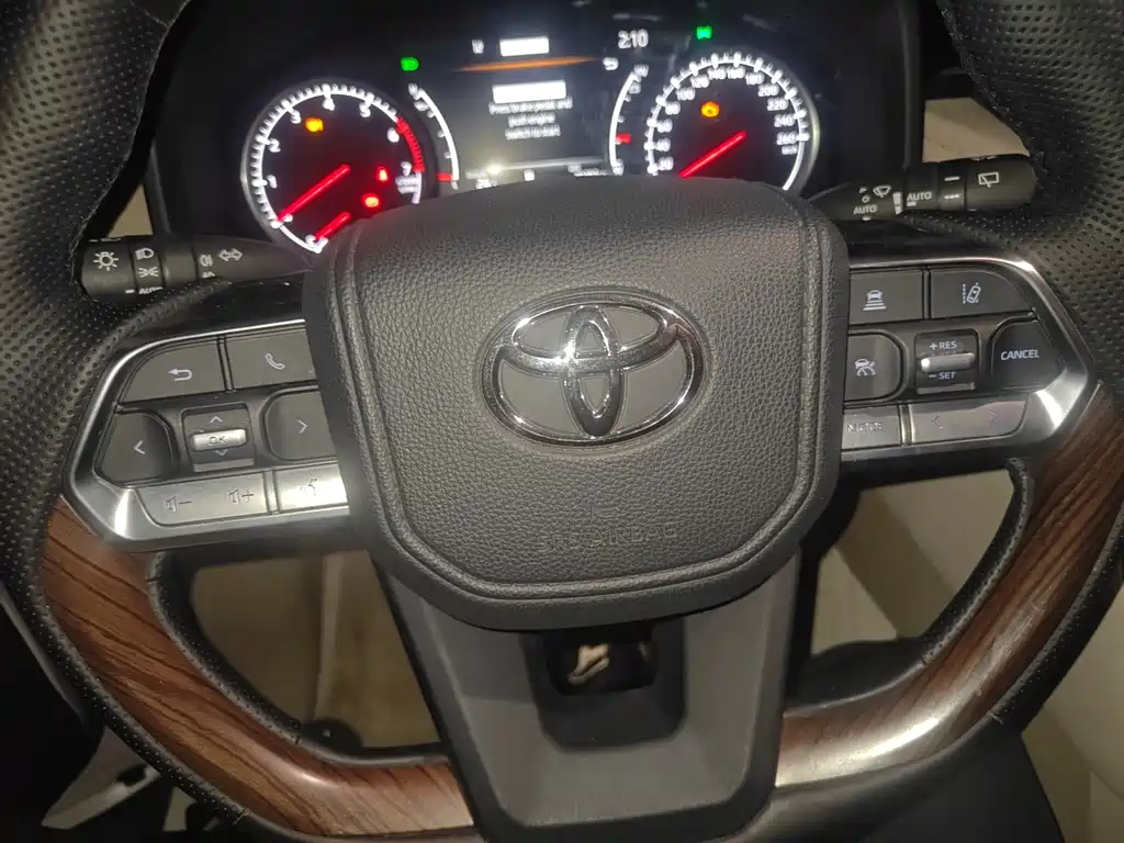 Toyota Land Cruiser — миниатюра 3