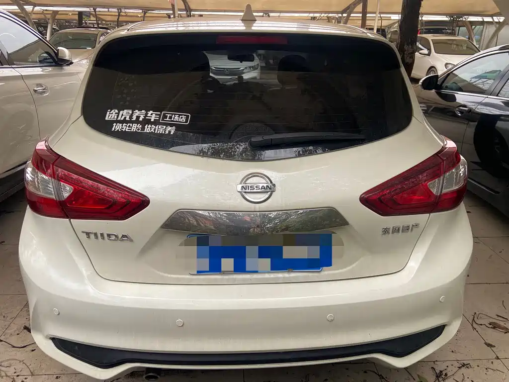 Nissan Tiida — миниатюра 10