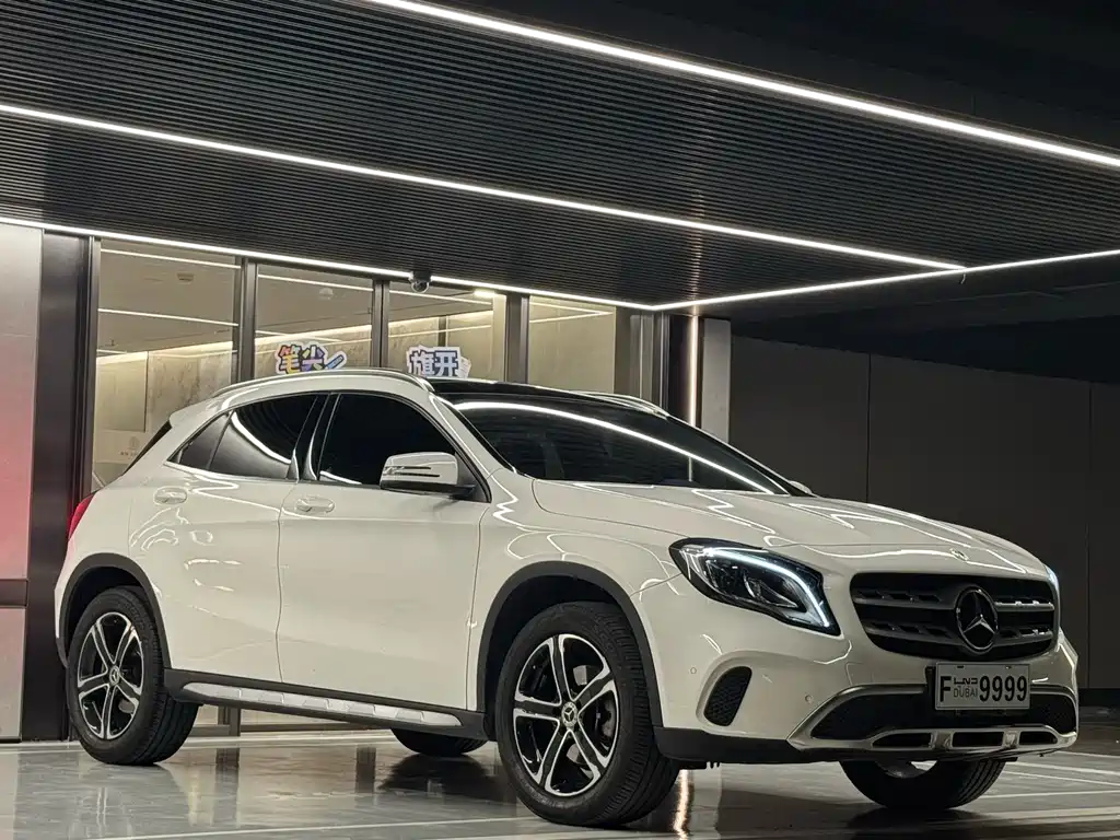 Mercedes-Benz GLA 2018 GLA 200 Fashion