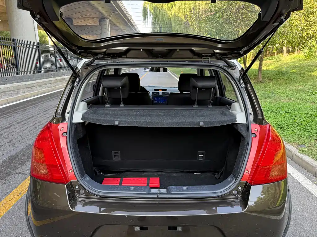 Suzuki Swift — миниатюра 19