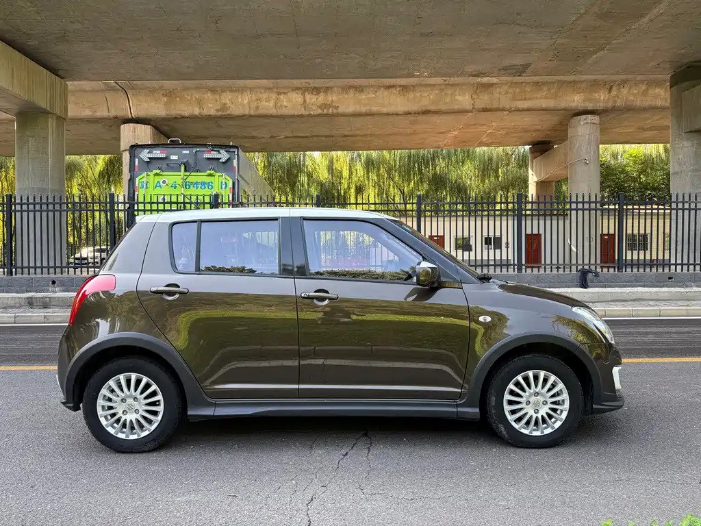 Suzuki Swift — миниатюра 4