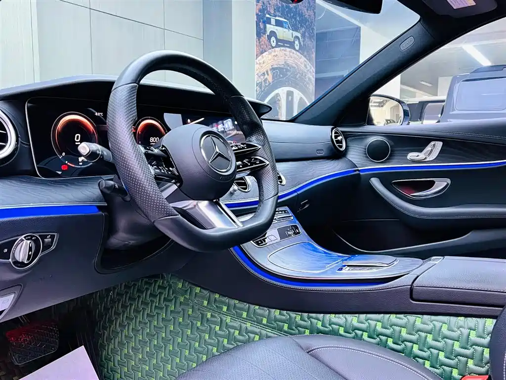 MERCEDES-BENZ E CLASS