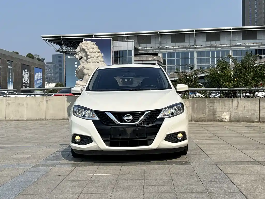 Nissan Tiida — миниатюра 2