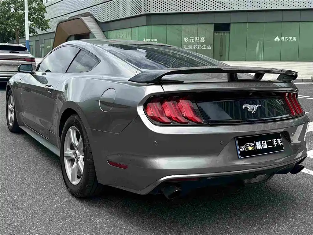 Ford Mustang — миниатюра 9