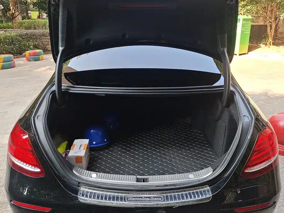 Mercedes-Benz E-Class — миниатюра 4