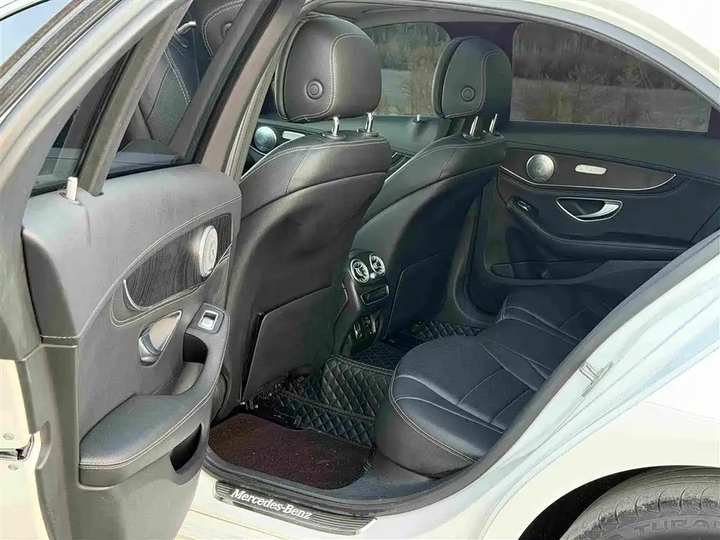 Mercedes-Benz C-Class — миниатюра 8