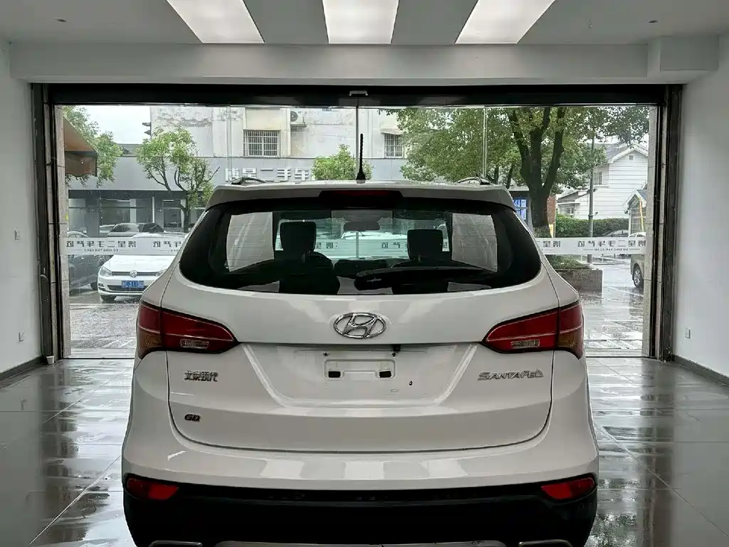 Hyundai Santa Fe 2013 2.4L AT