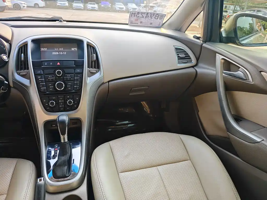 Buick Excelle — миниатюра 11