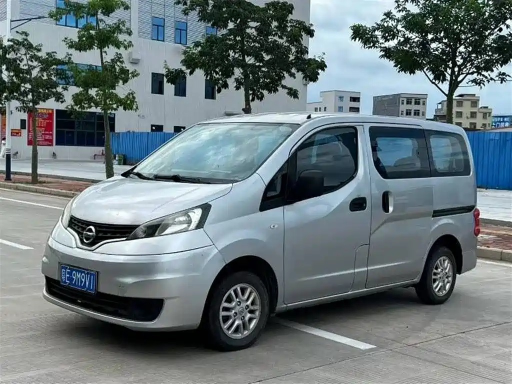 Nissan NV200 2012