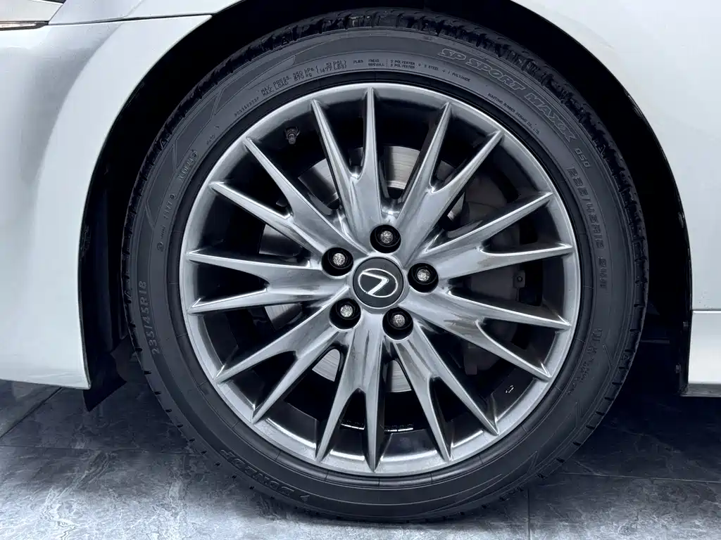Lexus GS — миниатюра 8