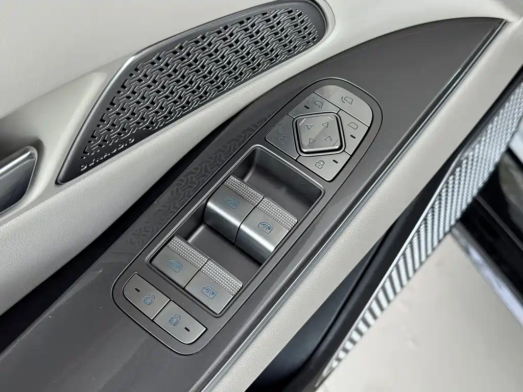 BYD Han L — миниатюра 16
