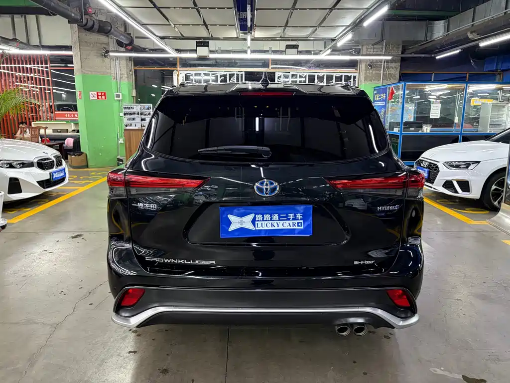 Toyota Crown Kluger — миниатюра 6