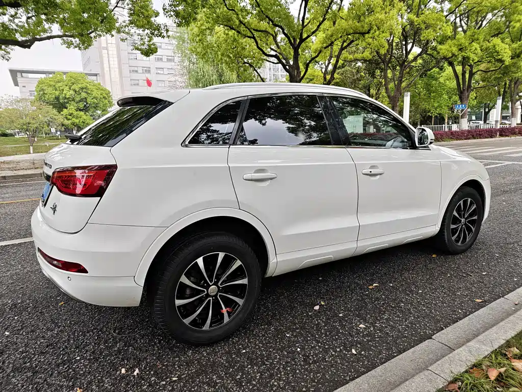 Zotye Zotye SR7 — миниатюра 5
