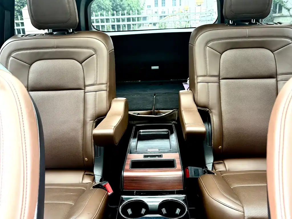 Lincoln Aviator 3.0T V6 4WD Executive Edition, фото 13