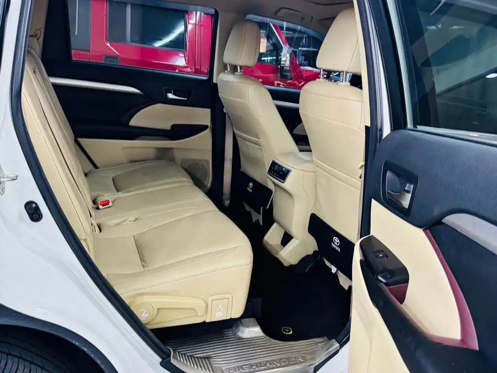 Toyota Highlander — миниатюра 9
