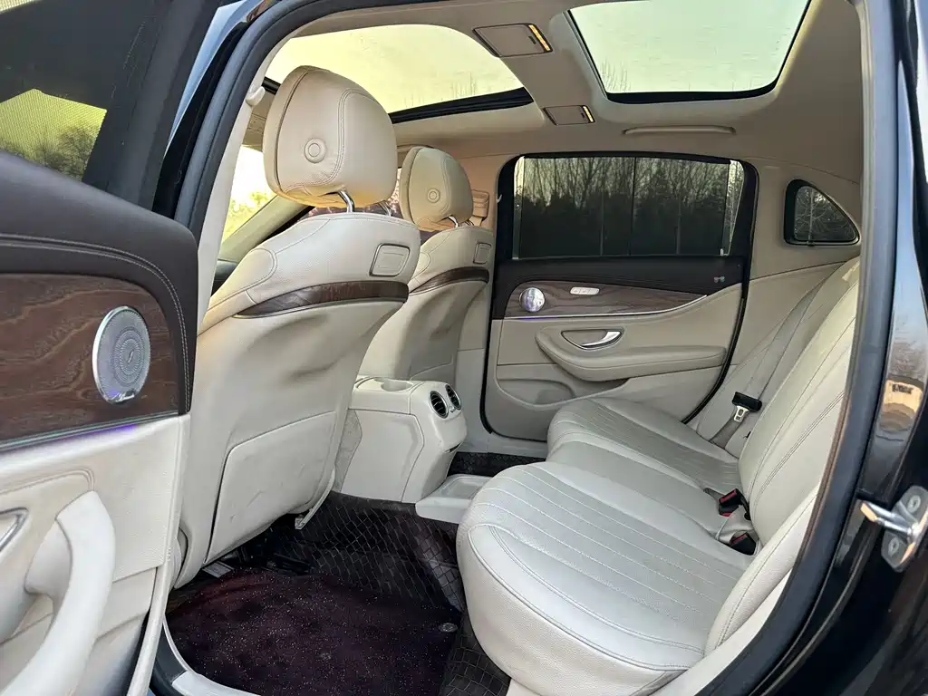 MERCEDES-BENZ E CLASS