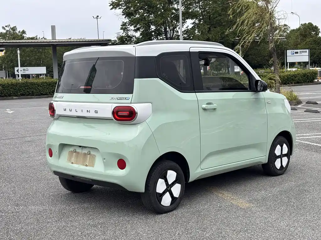 Wuling MINIEV — миниатюра 9