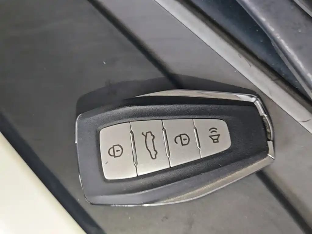 Geely Emgrand — миниатюра 9