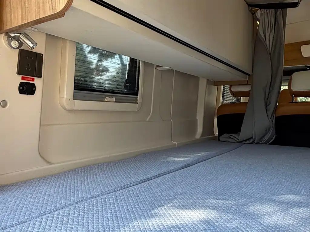 MAXUS V90 RV — миниатюра 26